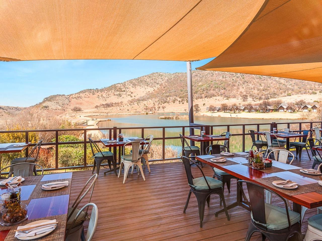 Kloofzicht Lodge & Spa 크루거스도프 외부 사진 The Deck at the LaStella Winery