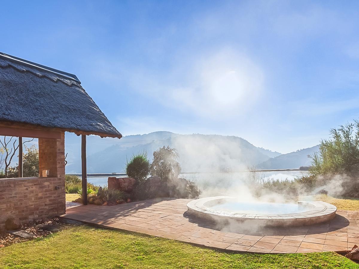 Kloofzicht Lodge & Spa 크루거스도프 외부 사진 Hot springs in the resort