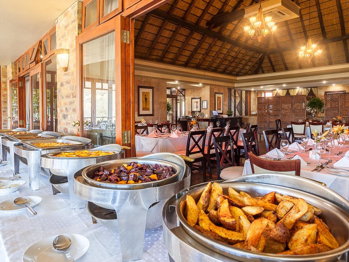 Kloofzicht Lodge & Spa 크루거스도프 외부 사진 A buffet at a hotel